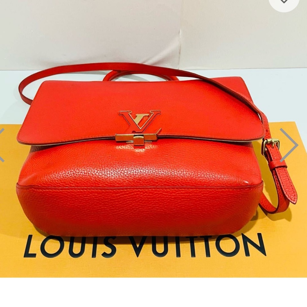 LOUIS VUITTON
Coquelicot Taurillon Leather Volta Bag - Picture 6 of 14